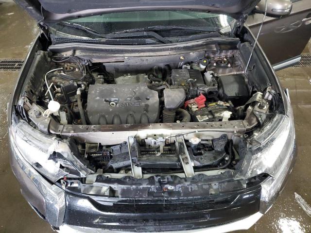 JA4AZ3A32JZ006815 - 2018 MITSUBISHI OUTLANDER SE BROWN photo 12