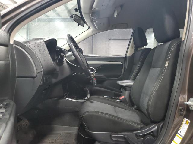 JA4AZ3A32JZ006815 - 2018 MITSUBISHI OUTLANDER SE BROWN photo 7