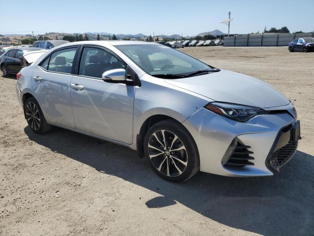 2T1BURHE0HC770346 - 2017 TOYOTA COROLLA L ვერცხლისფერი ფოტო 4