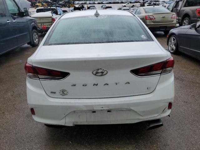 5NPE24AF7KH806949 - 2019 HYUNDAI SONATA SE WHITE photo 6