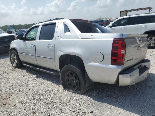 3GNTKGE34BG133403 - 2011 CHEVROLET AVALANCHE LTZ SILVER photo 2