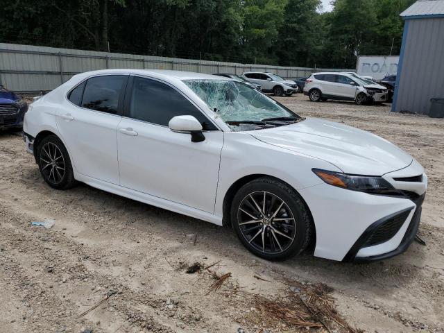 4T1T11AK5RU855259 - 2024 TOYOTA CAMRY SE NIGHT SHADE WHITE photo 4