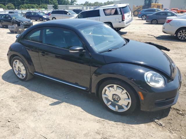 3VWJ07AT9GM614975 - 2016 VOLKSWAGEN BEETLE SE BLACK photo 4