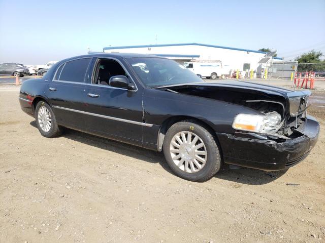 1LNHM81W83Y643044 - 2003 LINCOLN TOWN CAR EXECUTIVE BLACK photo 4