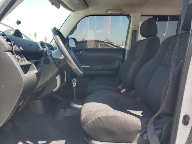 JTLKT324464031436 - 2006 TOYOTA SCION XB WHITE photo 7