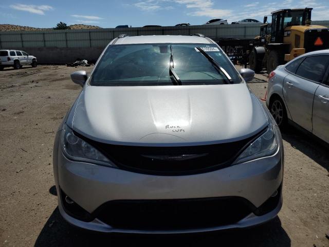 2C4RC1EG8JR228880 - 2018 CHRYSLER PACIFICA TOURING L PLUS SILVER photo 5