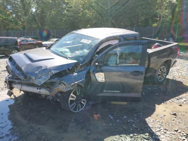 5TFUY5F17JX712697 - 2018 TOYOTA TUNDRA DOUBLE CAB SR/SR5 CHARCOAL photo 1