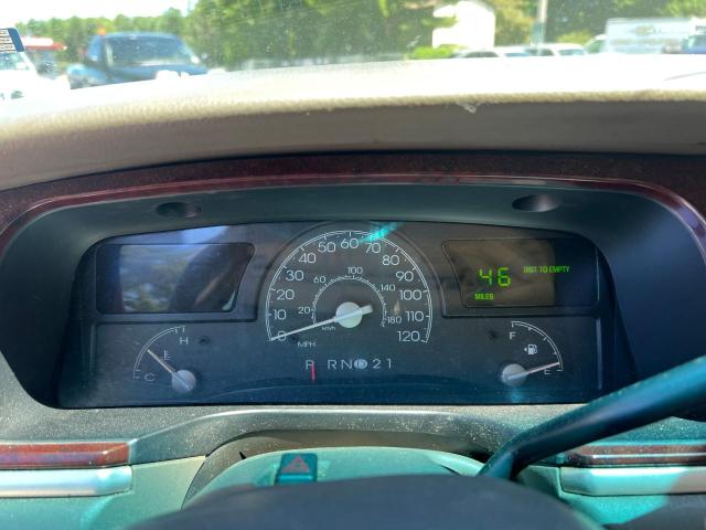 1LNHM81W94Y660730 - 2004 LINCOLN TOWN CAR EXECUTIVE BLACK photo 8