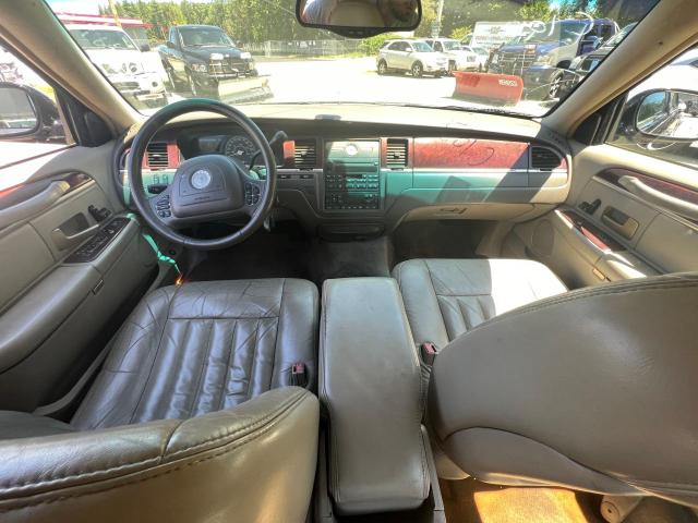 1LNHM81W94Y660730 - 2004 LINCOLN TOWN CAR EXECUTIVE BLACK photo 9