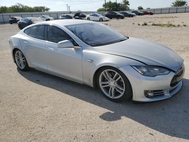 5YJSA1CG4DFP04018 - 2013 TESLA MODEL S SILVER photo 4
