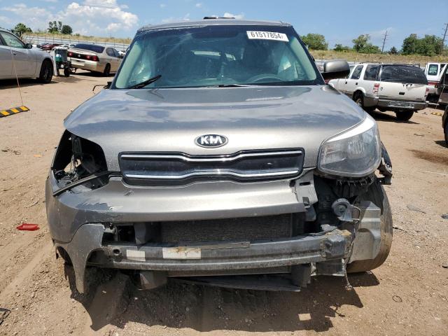 KNDJP3A59H7412352 - 2017 KIA SOUL + GRAY photo 5