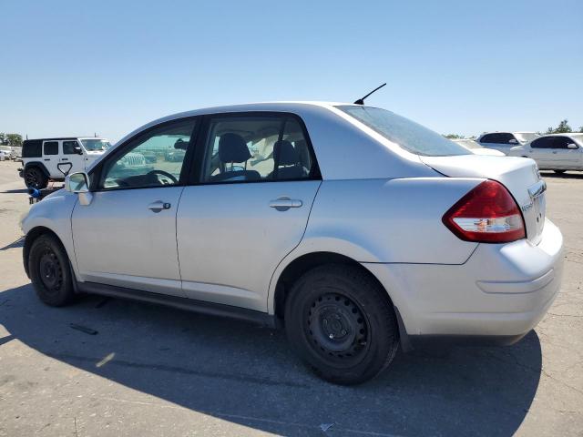 3N1BC11E79L395619 - 2009 NISSAN VERSA S SILVER photo 2