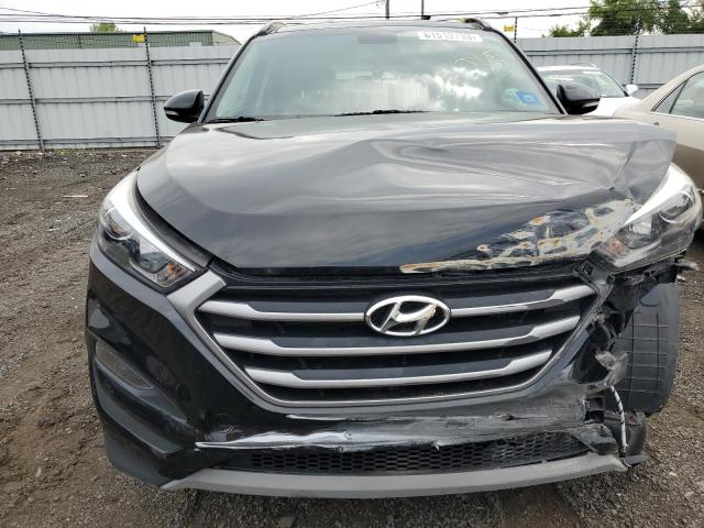 KM8J3CA26JU736752 - 2018 HYUNDAI TUCSON VALUE BLACK photo 5