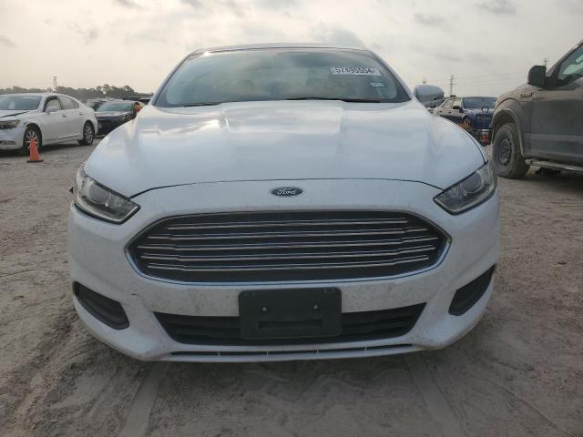 3FA6P0H73GR354084 - 2016 FORD FUSION SE WHITE photo 5