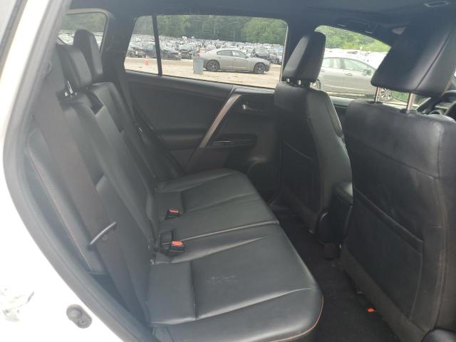 JTMJFREVXGD187472 - 2016 TOYOTA RAV4 SE WHITE photo 11