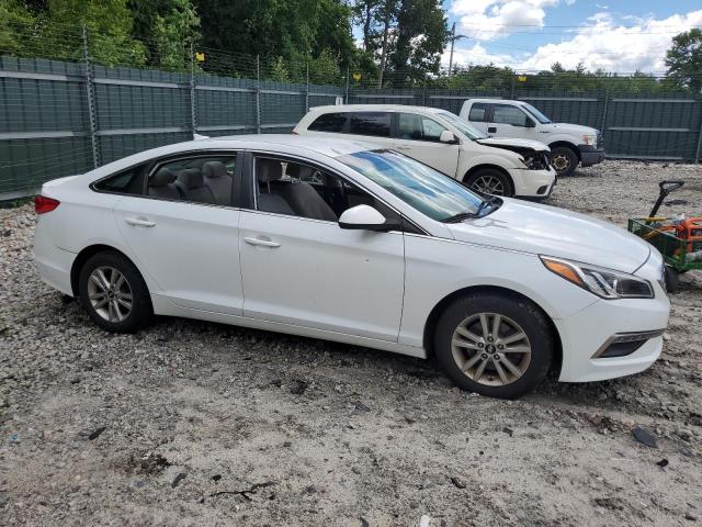 5NPE24AF6FH087571 - 2015 HYUNDAI SONATA SE WHITE photo 4