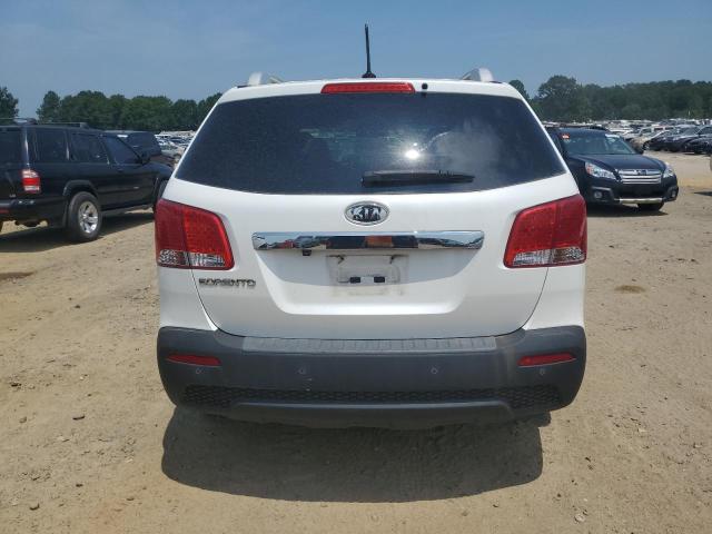 5XYKT4A15BG170771 - 2011 KIA SORENTO BASE WHITE photo 6