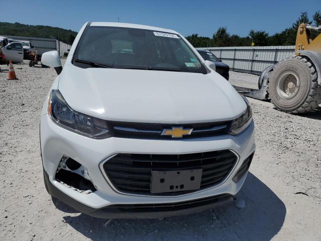 KL7CJKSB6JB646988 - 2018 CHEVROLET TRAX LS WHITE photo 5