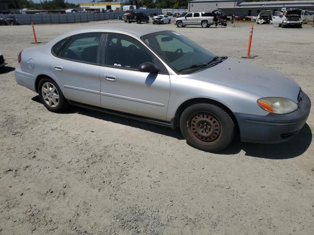 1FAFP53U55A214149 - 2005 FORD TAURUS SE SILVER photo 4