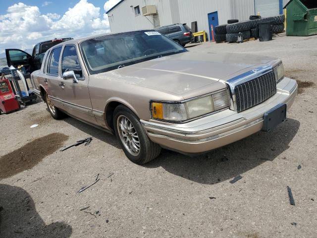 1LNLM81W3PY664688 - 1993 LINCOLN TOWN CAR EXECUTIVE TAN photo 4