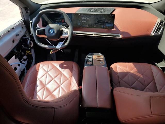 WB523CF02PCM84962 - 2023 BMW IX XDRIVE50 Blanc photo 8