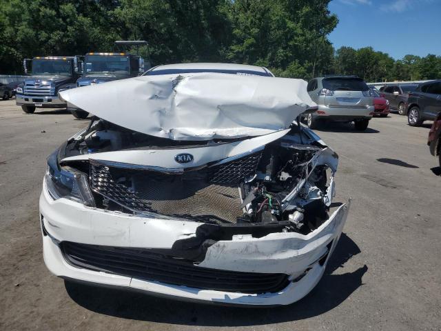 5XXGT4L39JG271660 - 2018 KIA OPTIMA LX WHITE photo 5