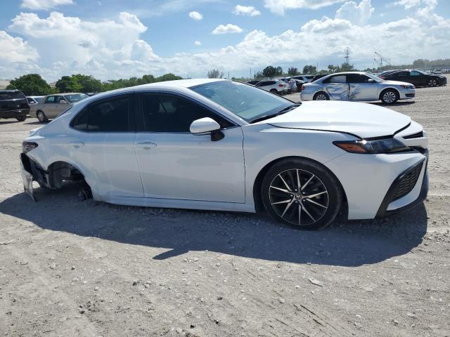 4T1G11AK4RU881854 - 2024 TOYOTA CAMRY SE NIGHT SHADE WHITE photo 4