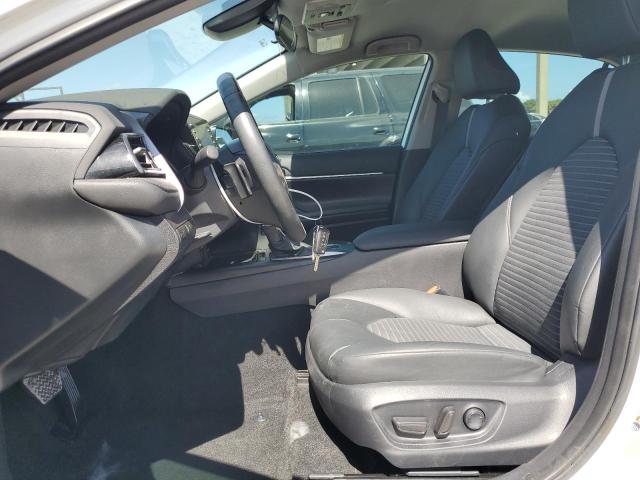 4T1G11AK4RU881854 - 2024 TOYOTA CAMRY SE NIGHT SHADE WHITE photo 7