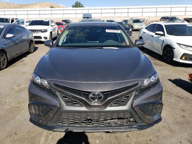4T1S11AK8PU162064 - 2023 TOYOTA CAMRY SE NIGHT SHADE CHARCOAL photo 5