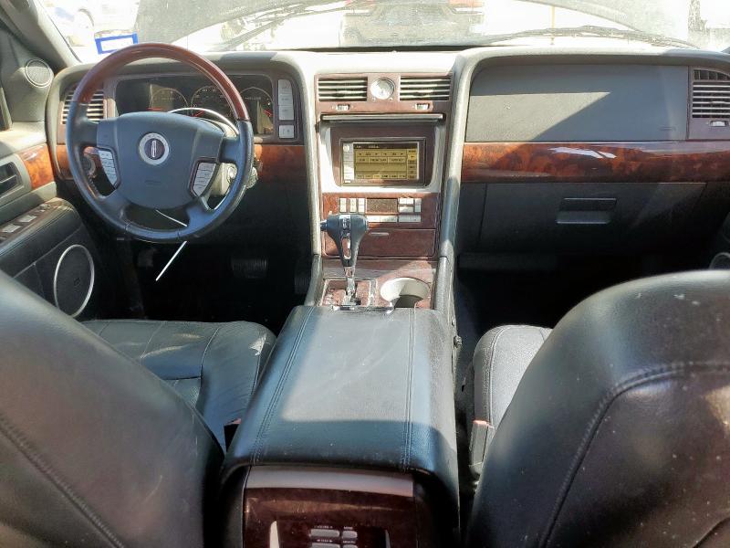5LMFU27526LJ22533 - 2006 LINCOLN NAVIGATOR BLACK photo 8