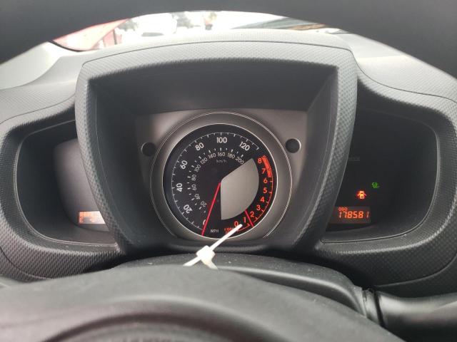 JTKKU4B4XAJ055953 - 2010 TOYOTA SCION XD RED photo 9