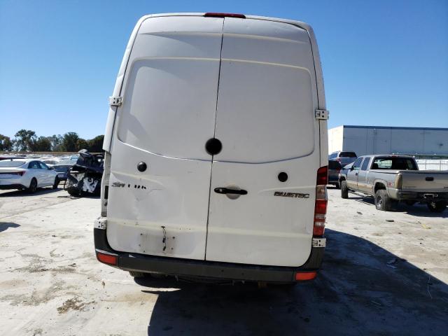 WD3PF1CCXB5556356 - 2011 MERCEDES-BENZ SPRINTER 3500 WHITE photo 6