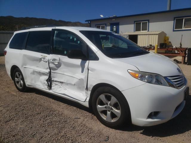 5TDKK3DC0GS728689 - 2016 TOYOTA SIENNA LE WHITE photo 4