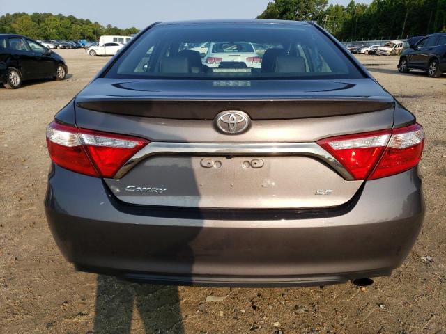 4T1BF1FK0HU720825 - 2017 TOYOTA CAMRY LE GRAY photo 6