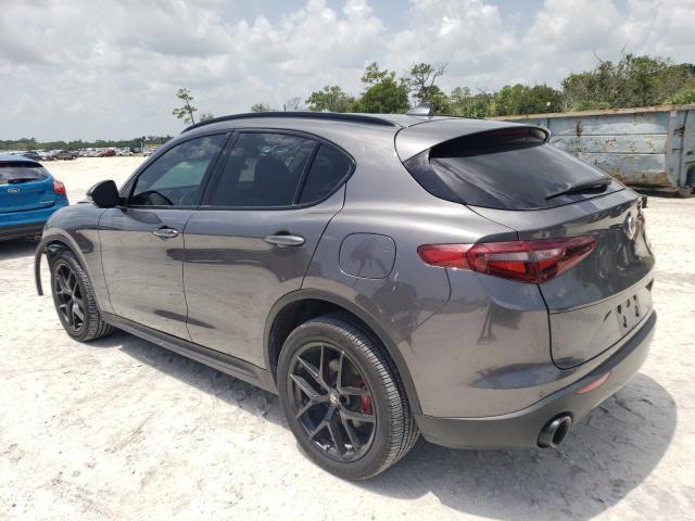 ZASPAJAN3L7C95013 - 2020 ALFA ROMEO STELVIO GRAY photo 2