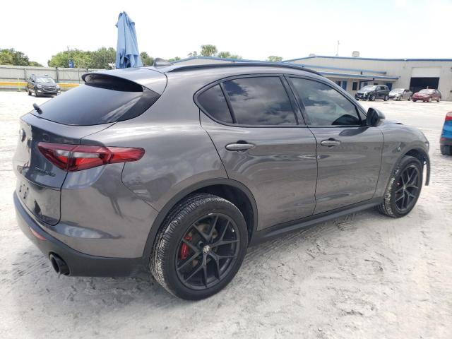 ZASPAJAN3L7C95013 - 2020 ALFA ROMEO STELVIO GRAY photo 3