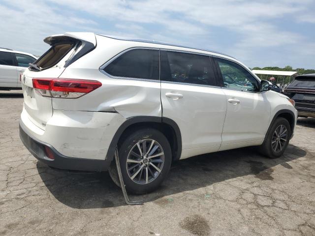 5TDKZRFH2JS550346 - 2018 TOYOTA HIGHLANDER SE WHITE photo 3