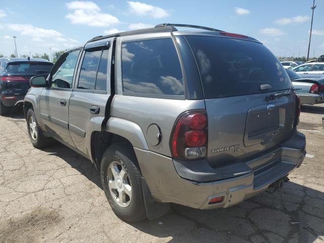 1GNDT13S452292640 - 2005 CHEVROLET TRAILBLAZE LS GRAY photo 2