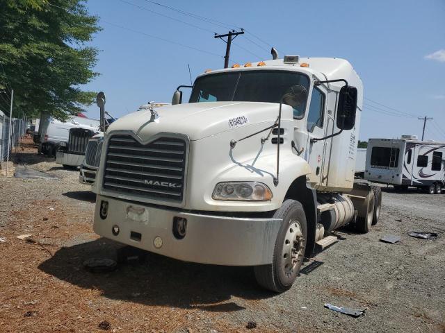 1M1AW07Y2DM028041 - 2013 MACK 600 CXU600 WHITE photo 2