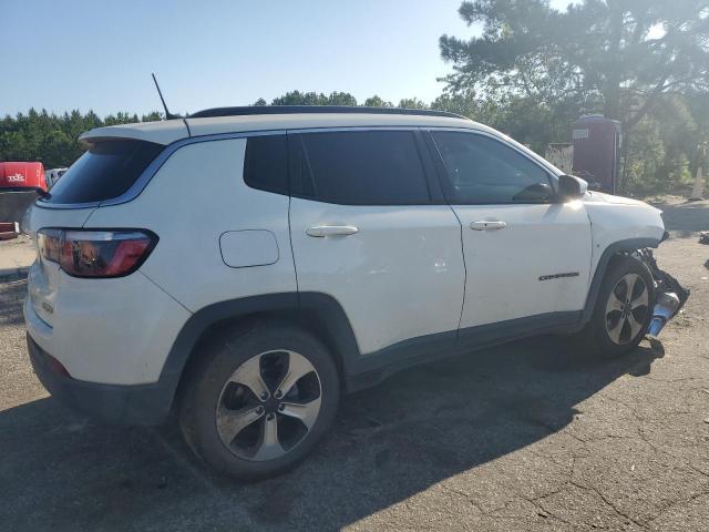 3C4NJCBB3JT271710 - 2018 JEEP COMPASS LATITUDE WHITE photo 3