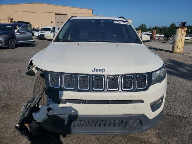 3C4NJCBB3JT271710 - 2018 JEEP COMPASS LATITUDE WHITE photo 5