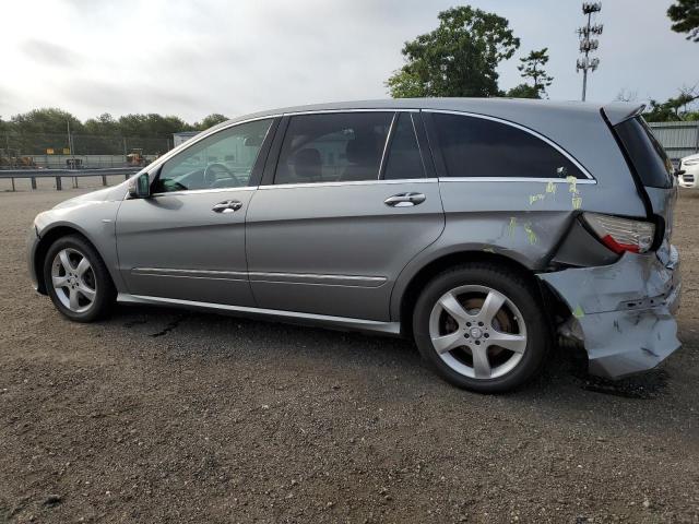 4JGCB5HE0CA138927 - 2012 MERCEDES-BENZ R 350 4MATIC GRAY photo 2