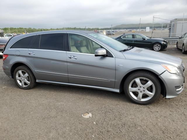 4JGCB5HE0CA138927 - 2012 MERCEDES-BENZ R 350 4MATIC GRAY photo 4