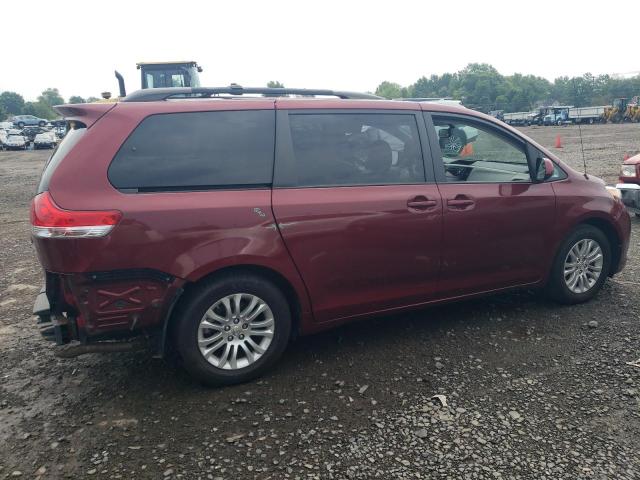 5TDYK3DC2BS041569 - 2011 TOYOTA SIENNA XLE RED photo 3