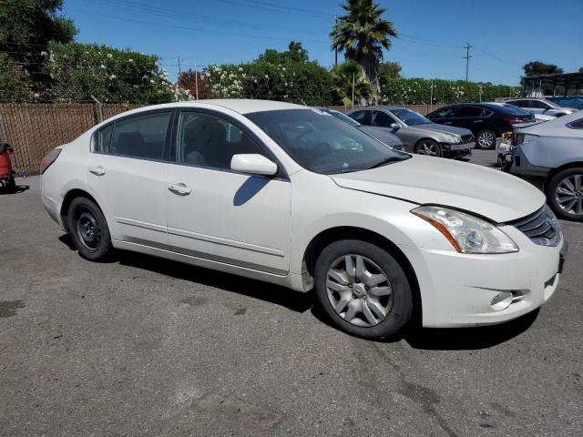 1N4AL2AP3BN415926 - 2011 NISSAN ALTIMA BASE WHITE photo 4