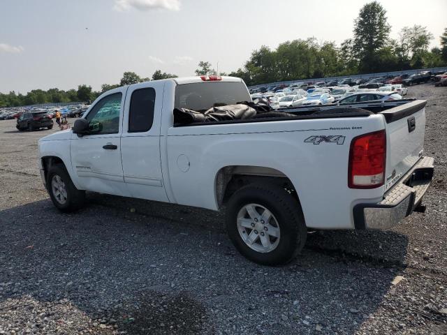 1GTR2VE31BZ236947 - 2011 GMC SIERRA K1500 SLE WHITE photo 2