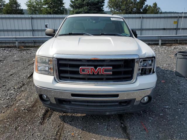 1GTR2VE31BZ236947 - 2011 GMC SIERRA K1500 SLE WHITE photo 5