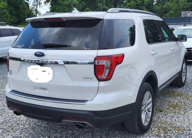 1FM5K8D82JGB69620 - 2018 FORD EXPLORER XLT WHITE photo 4