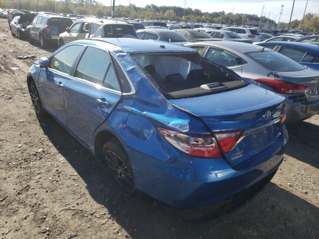 4T1BF1FKXGU560256 - 2016 TOYOTA CAMRY LE BLUE photo 3