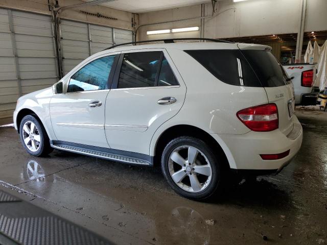 4JGBB8GB0BA702451 - 2011 MERCEDES-BENZ ML 350 4MATIC WHITE photo 2